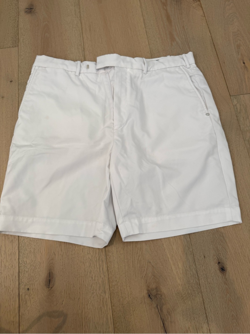 Ralph Lauren Men's RLX size 36 waistWhite Flat-Front Cotton Shorts
